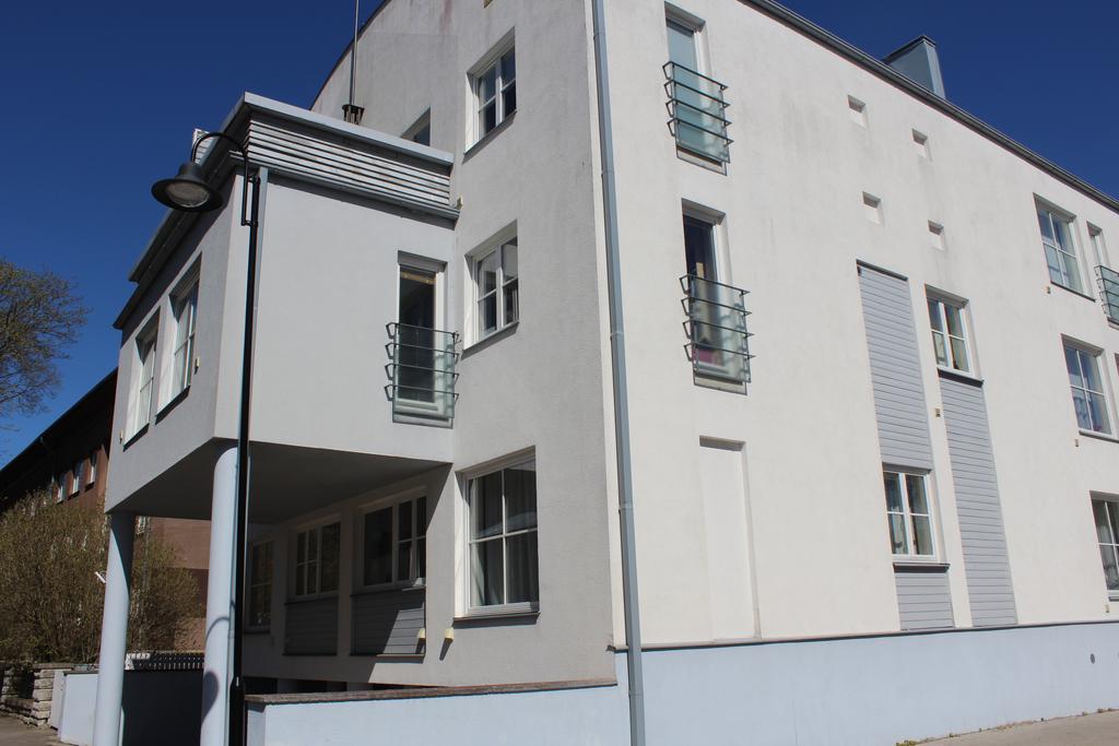 Long Holiday Apartment Куресааре Екстериор снимка